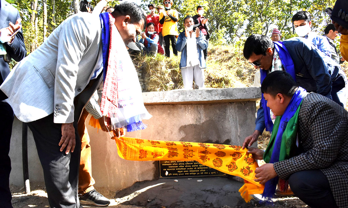 काभ्रेको महाभारतमा ‘एक घर, एक धारा’ वितरण